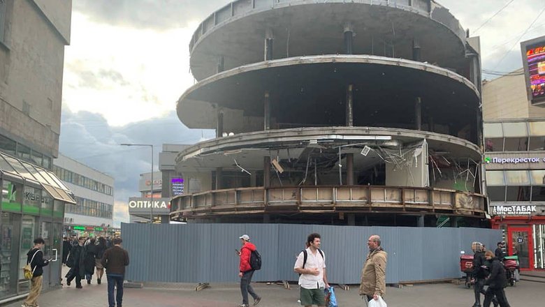 Торговый центр «МаксиСопот» у станции метро «Приморская» снесут в апреле