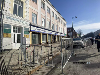 В центре Уфы «посыпалось» старинное здание