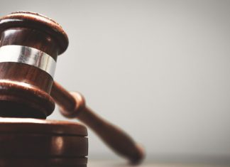 В Кузбассе руководителей стройфирмы обвиняют в хищениях при строительстве моста