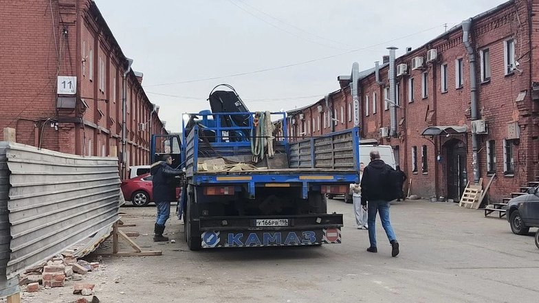 В Петербурге начали сносить здания у Кокоревских складов для строительства ВСМ