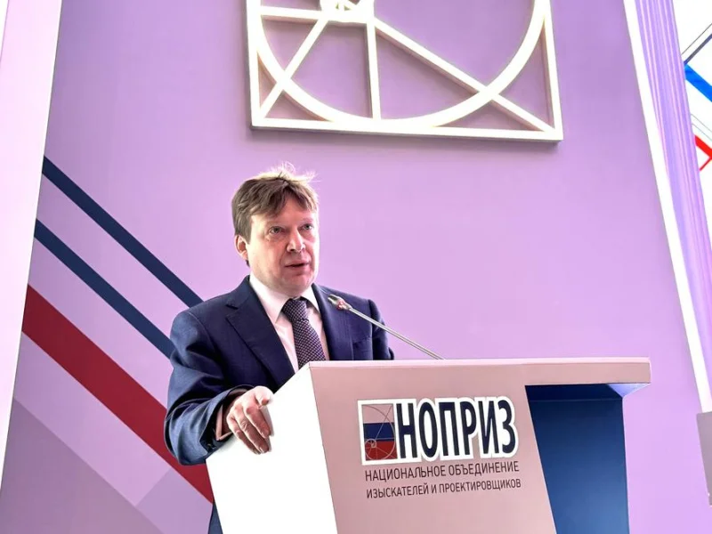 Антон Глушков выступил на XV Всероссийском съезде НОПРИЗ