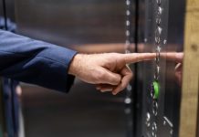 «Ъ»: доля китайских лифтов на рынке России выросла до 23,3% в 2026 году