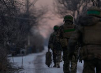 «Должен был ещё вчера принять такое решение»: в Кремле прокомментировали необходимость вывода ВСУ из Донбасса