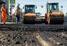 Дорожники возобновили под Омском работы на федеральной трассе в Казахстан