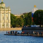 Исторические гранитные плиты отреставрируют на Дворцовой набережной