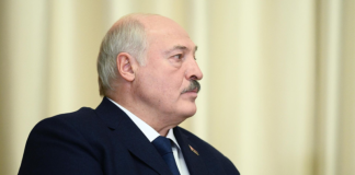 Лукашенко трудится на стройплощадке исторического музея