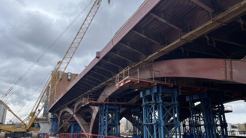 Навигация не помеха: как идёт стройка Большого Смоленского моста в Петербурге