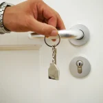 Риелторы вошли в число специальностей с наибольшим ростом зарплат в Петербурге