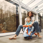 Остекление террас: превращение открытого пространства в уютный уголок года