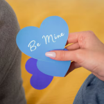 Заказать наклейки со своим дизайном: как превратить идею в яркий реальный объект