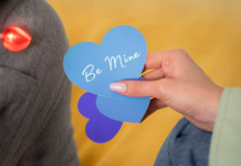 Заказать наклейки со своим дизайном: как превратить идею в яркий реальный объект