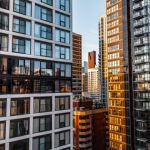 Девелопер в сегменте жилой недвижимости: роль, этапы и ключевые особенности рынка