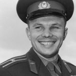 «Скорее включай радио, твой Юра в космосе!»: эксперт музея Гагарина — о славе, характере и принципах первого космонавта