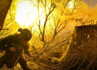 Удары по ракетным заводам, аэродромам и складам с катерами: ВС РФ поразили военные объекты Украины