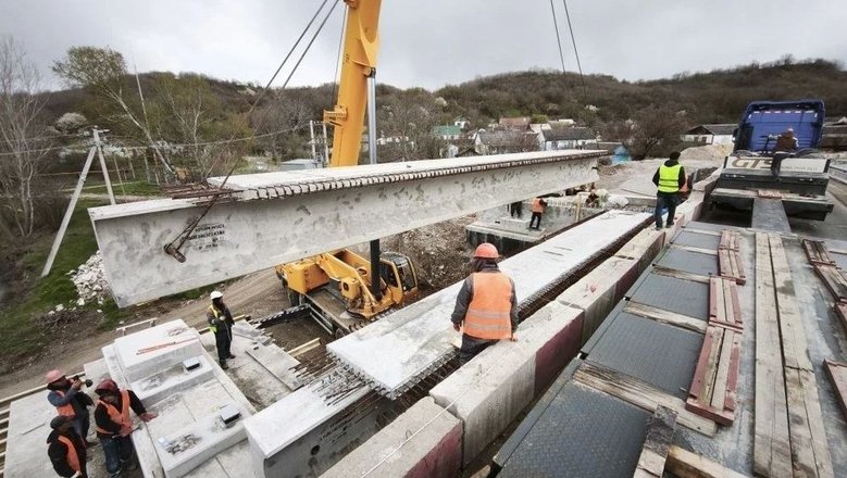 В Бахчисарайском районе Крыма ремонтируют мост через Альму