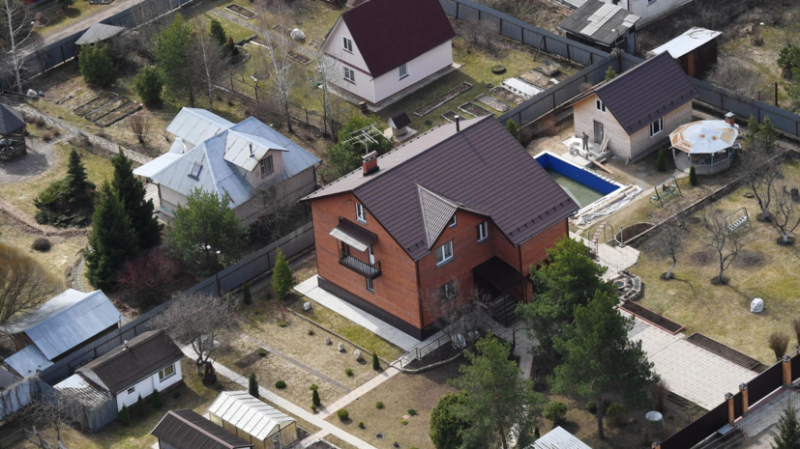 В Госдуме объяснили, нужно ли согласовывать с соседями ремонт на даче