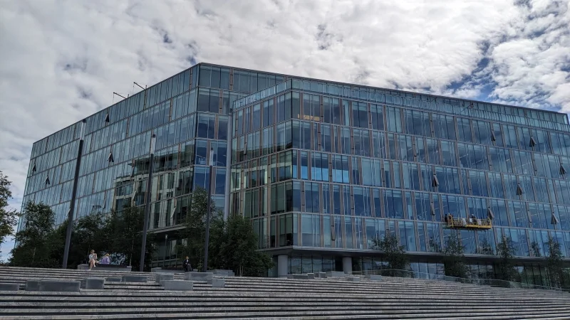 В Петербурге впервые за пять лет подешевела аренда офисов