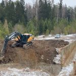 В Свердловской области обустраивают временный объезд разрушенного паводком моста