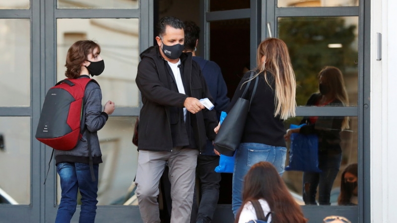 Число случаев коронавируса в Аргентине достигло 2 743 620