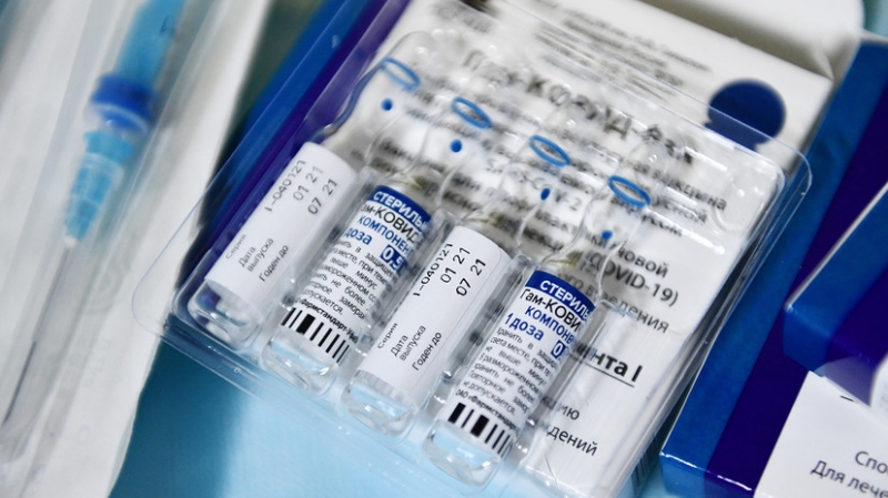 Глава Минздрава Белоруссии привился &laquo;Спутником V&raquo; местного выпуска