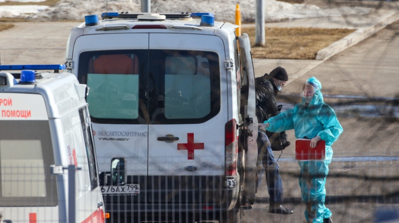 Названо число заболеваний британским штаммом COVID-19 в России