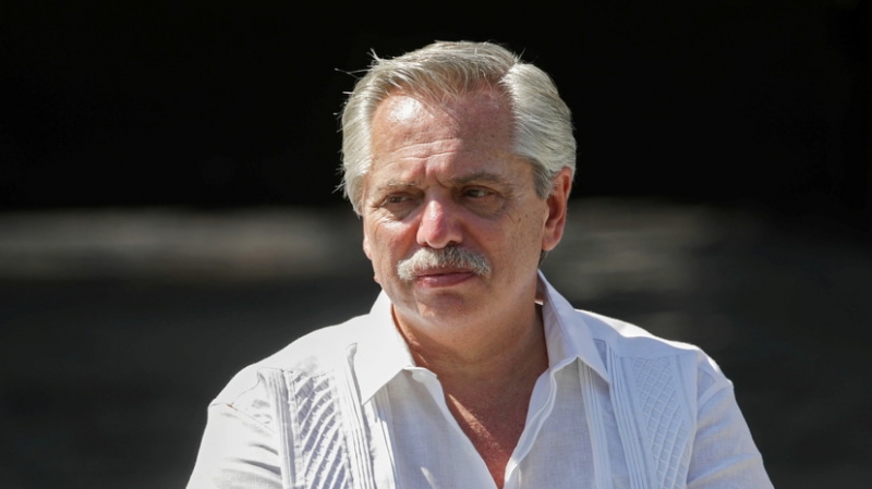 Президент Аргентины объяснил лёгкое течение COVID-19 вакциной «Спутник V»