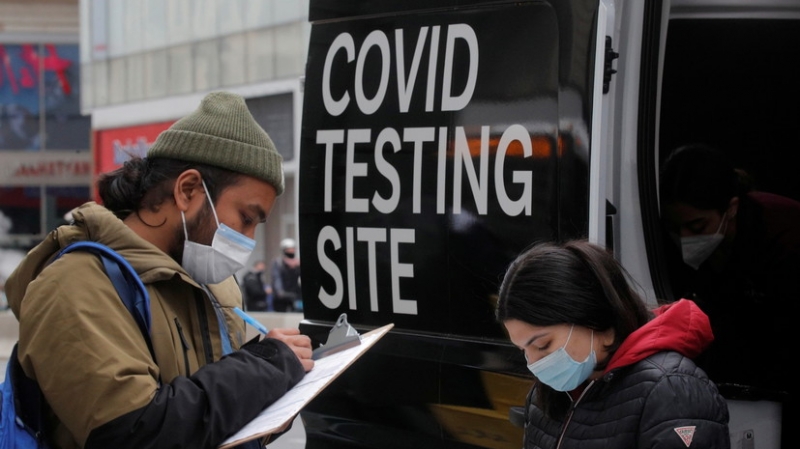 В США за сутки выявлено более 50 тысяч случаев коронавируса
