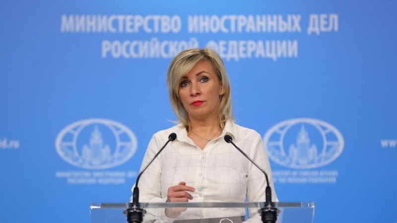 Захарова выступила против политических игр в вопросе вакцинации